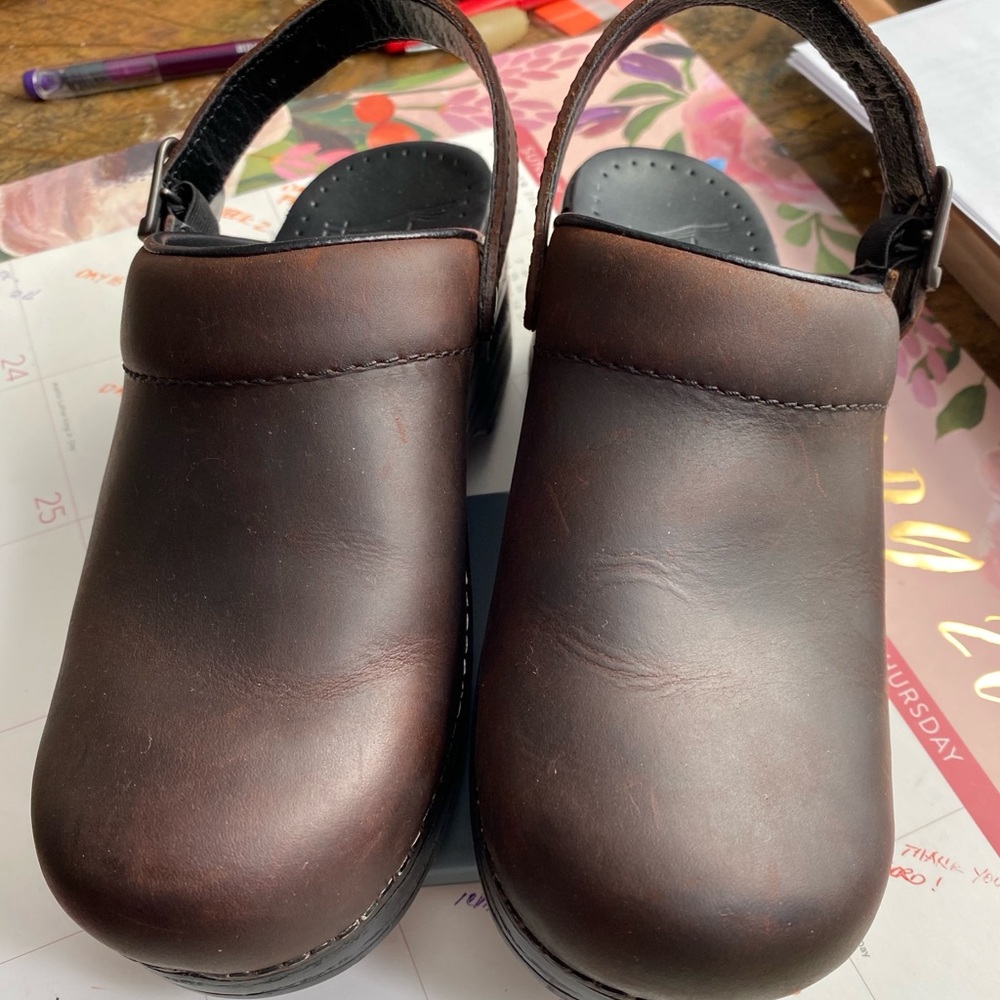 Dansko Ingrid womens open back clogs size 5(35)